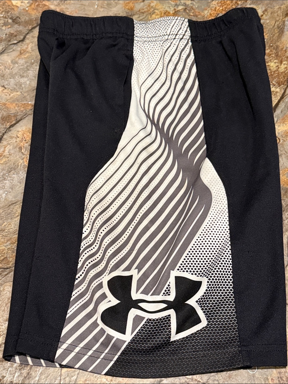 Under Armour Black Shorts with Gray Side Panels youth boys size medium - Picture 5 of 9